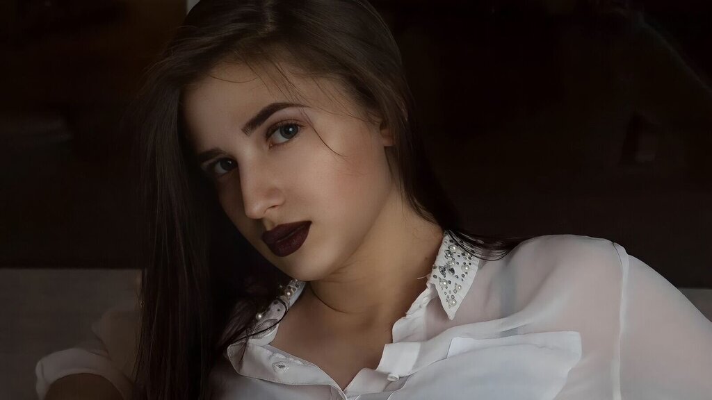 LariannaMays